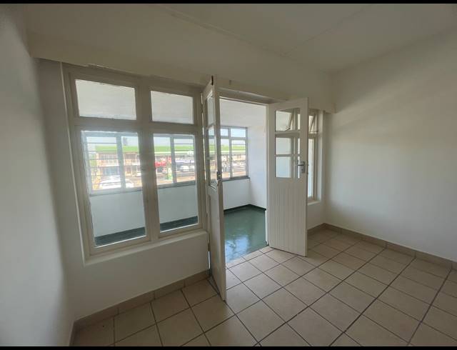 1 BEDROOM APARTMENT TO LET IN SEA VIEW